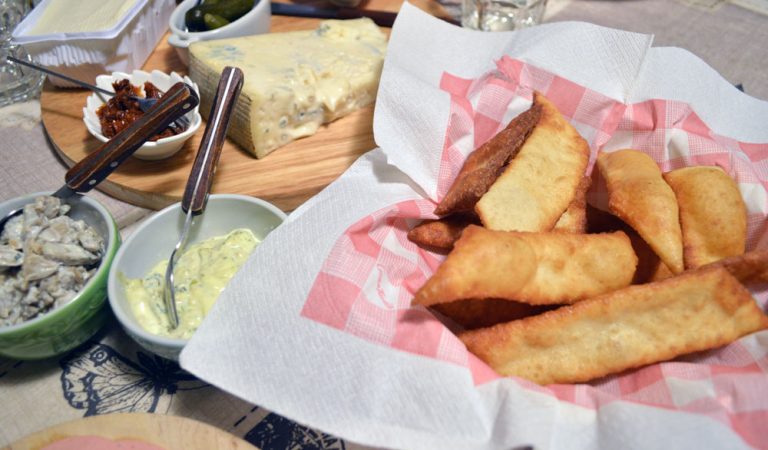 Gnocco fritto, un piatto della tradizione Gnocco fritto, un piatto della tradizione