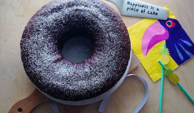 Ciambella al latte di mandorla e cacao, senza burro Ciambella al latte di mandorla e cacao, senza burro