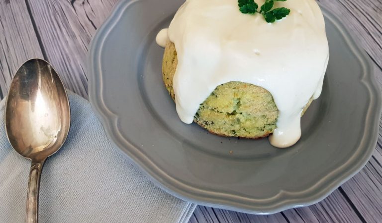 Tortino di patate con fagiolini e fonduta di formaggio Tortino di patate con fagiolini e fonduta di formaggio