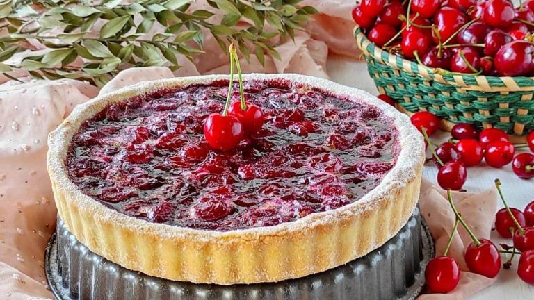 Crostata di visciole: la varietà di ciliegie che rende questa ricetta ...