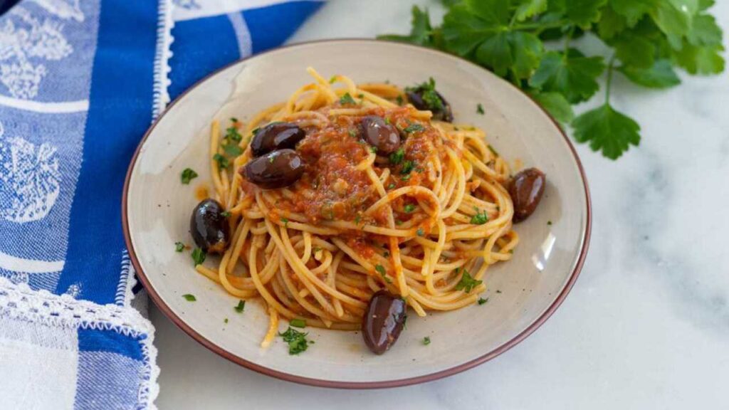 Pasta Alla Puttanesca, La Ricetta Originale - BurroFuso